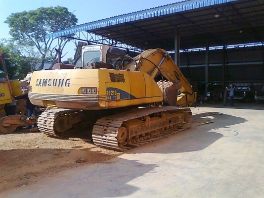 รถขุด SUMSUNG 210 LC ชอบราคาเท่าไรต่อรองได้ครับ
