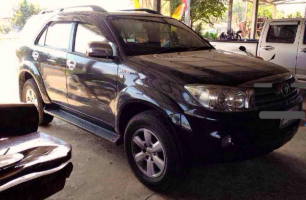 **700,000 บ.ต่อรอง**ขายTOYOTA FORTUNER 2.7V ปี52/09 ตัวท็อป AUTO ติดแก๊ส หน้า-หลังเดิมไม่เคยชน สีสันสวย ฟูลอ็อปชั่น ล้อแม็ก ยางสวย เลขทะเบียนสวย พร้อมใช้งาน ทะเบียนเต็ม เอกสารครบ ราคาต่อรองได้เ้ด้อ พี่น้องครับ
