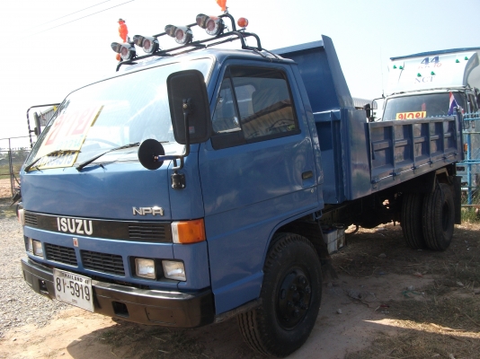 ขายรถอิซูสุดั้ม  115เเรง Fหน้าFหลังยางใหม่ทั้ง  6เส้นครับเครื่องเเห้งเเรงดีสภาพพร้อมใช้งานครับภาษีเต็ม 57 ชุดโอนพร้อมโอนครับโทรมาที่0817894515