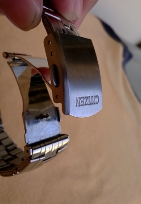 CITIZEN Quartz WR50 หน้าดำ หลักขีด/โรมัน ช่องบอกวันที่หลักสาม