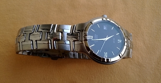 CITIZEN Quartz WR50 หน้าดำ หลักขีด/โรมัน ช่องบอกวันที่หลักสาม