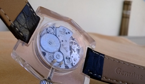 CHATEAW swiss ไขลาน 6 เหลี่ยม เรือนอะคริลิคใส