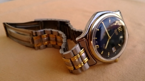 CITIZEN Quartz หน้าน้ำเงิน ช่องบอกวันที่หลักสาม สายเดิมสองกษัตริย์ CITIZEN Quartz หน้าน้ำเงิน ช่องบอกวันที่หลักสาม สายเดิมสองกษัตริย์