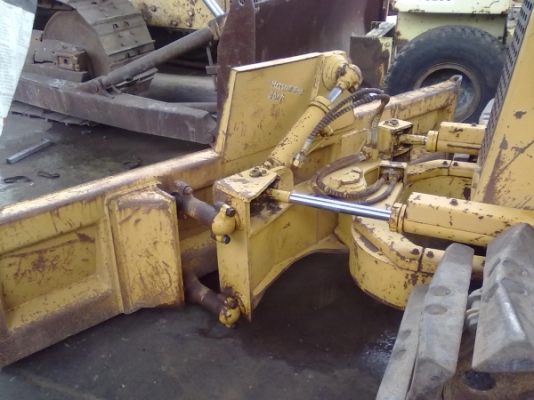 ต้องการขายรถตักล้อยางยี่ห้อ MITSUBISHI-BD2F รถนอกนำเข้าจากญี่ปุ่น