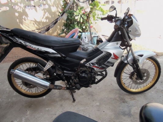 ขายโซนิครุ่นเก่า 9900 บาท ขายโซนิครุ่นเก่า 9900 บาท