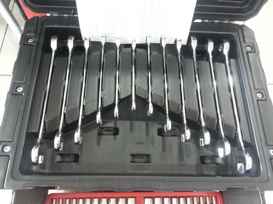 ขายกล่องลังเครื่องมือครบชุด Craftsman 263 ชิ้น ขายกล่องลังเครื่องมือครบชุด Craftsman 263 ชิ้น