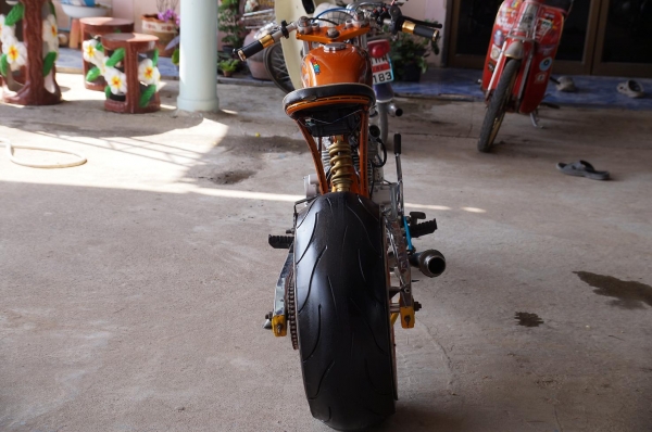 ขาย HONDA CG 200 CC ล้อ โต ๆ เครื่องดี เบิกใหม่ สตาทร์มือ แบตร์ใหม่ สีถังเพร้น ใหม่ สวย ๆ