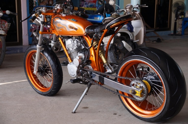 ขาย HONDA CG 200 CC ล้อ โต ๆ เครื่องดี เบิกใหม่ สตาทร์มือ แบตร์ใหม่ สีถังเพร้น ใหม่ สวย ๆ