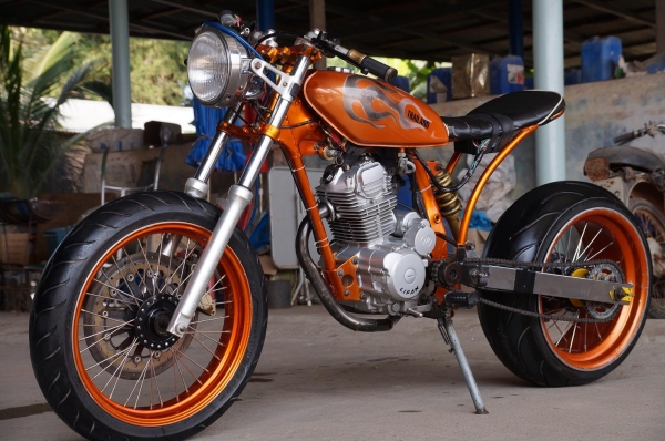 ขาย HONDA CG 200 CC ล้อ โต ๆ เครื่องดี เบิกใหม่ สตาทร์มือ แบตร์ใหม่ สีถังเพร้น ใหม่ สวย ๆ