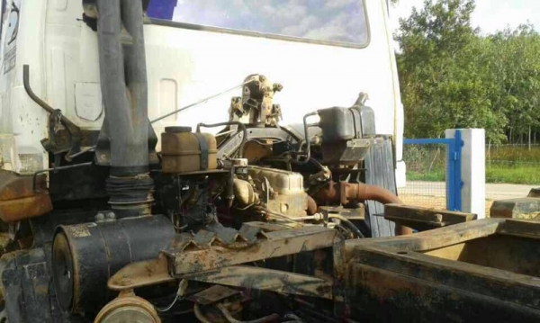 รถนิสสัน 10 ล้อดั้ม 230 แรงม้า ปี 37   สนใจติดต่อ  081 - 6079515