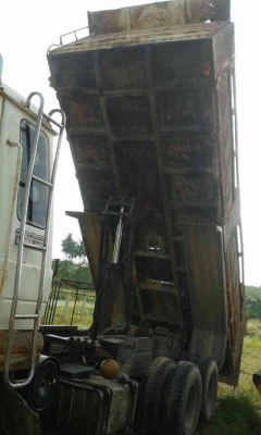 รถนิสสัน 10 ล้อดั้ม 230 แรงม้า ปี 37   สนใจติดต่อ  081 - 6079515