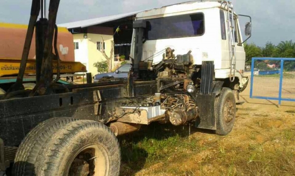 รถนิสสัน 10 ล้อดั้ม 230 แรงม้า ปี 37   สนใจติดต่อ  081 - 6079515