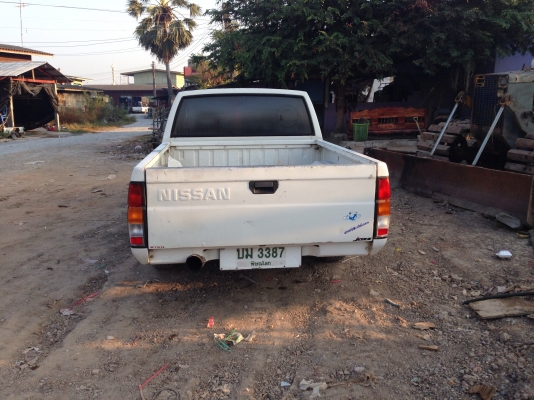 ขายNISSAN เครื่องฝาแดง สภาพสวยพรัอมใช้งาน เครื่องดีสตาทติดง่าย มีแอร์พร้อม เล่มทะเบียนภาษีไม่ขาด ราคาต่อรองไดั