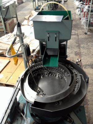 ขายชุดลำเลียงชิ้นงาน สภาพดี พร้อมใช้งาน ยี่ห้อ sanki part feeder / bowl feeder / linear feeder / hoper