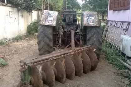 รถไถ ด้อยซ์ DEUTZ 6806 มีเอกสารอินวอยล์ มีใบดันหน้า และ ผาน 7 อย่างสวย ชอบราคาเท่าไรต่อรองได้ครับ..