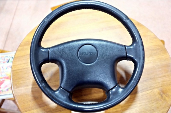 ขายพวงมาลัยหนังแท้ ถอดออกจาก อีซูสุ เวก้า