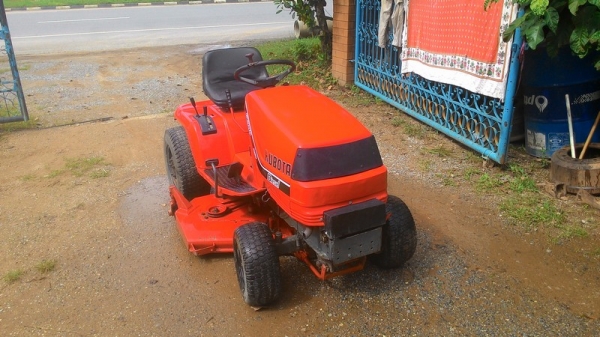 ขายKUBOTA G1900 HST 4WS ดีเซล สามสูบ 17 แรง