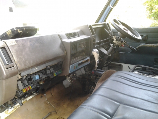 ขายรถตู้บัดดี้ปี 95-96 ได้มาจากโรงงานหลายคัน ทะเบียนไม่ขาด รถไม่ผุ ใช้งานน้อยแต่จอดนาน ขายคันละ 39,000 บาท ขายรถตู้บัดดี้ปี 95-96 ได้มาจากโรงงานหลายคัน ทะเบียนไม่ขาด รถไม่ผุ ใช้งานน้อยแต่จอดนาน ขายคันละ 39,000 บาท