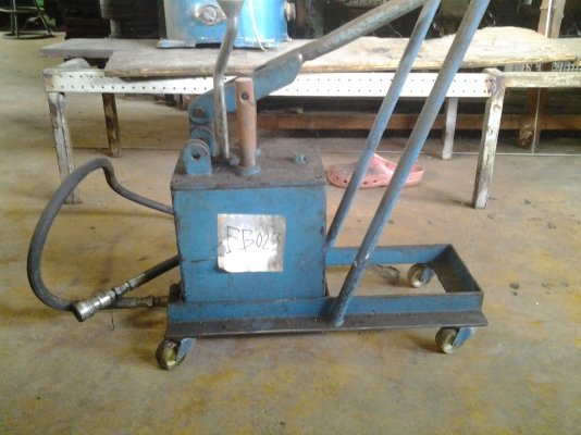 ขายแท่นโยกไฮโดลิดแม่แรง 2500 บาท