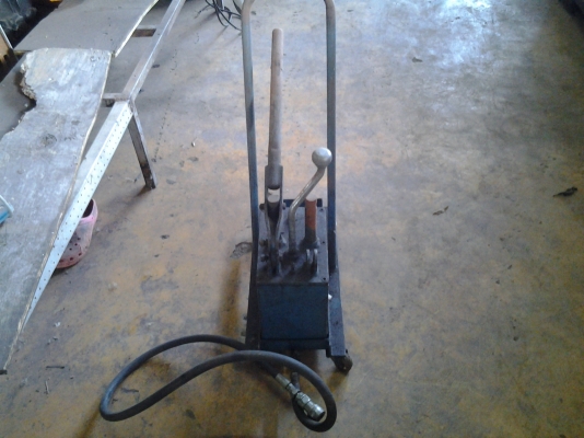 ขายแท่นโยกไฮโดลิดแม่แรง 2500 บาท ขายแท่นโยกไฮโดลิดแม่แรง 2500 บาท