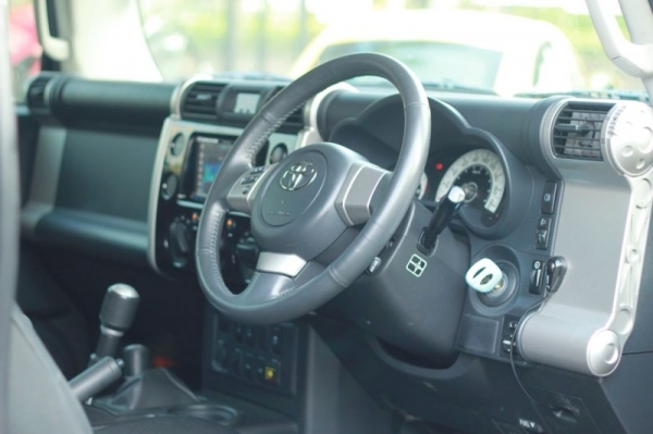 ขาย TOYOTA FJ Cruiser ปี 2011