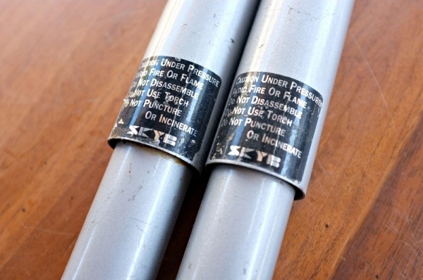 ขายโช๊คอัพ 2 คู่(Gas)