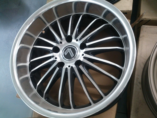 ขายแม็กใหม่ล้างสต๊อก มีทั้งขอบ15, 16, 17  มีทั้ง 4รู100/114 ,5รู100/114 และ6รู139.7 จำนวน 45 ชุด ราคา6500/ชุด  (ไม่มีตำหนิ) มาก่อนเลือกก่อน ราคาคุยกันได้ (มีจำนวนจำกัด)