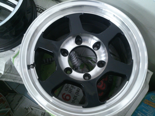 ขายแม็กใหม่ล้างสต๊อก มีทั้งขอบ15, 16, 17  มีทั้ง 4รู100/114 ,5รู100/114 และ6รู139.7 จำนวน 45 ชุด ราคา6500/ชุด  (ไม่มีตำหนิ) มาก่อนเลือกก่อน ราคาคุยกันได้ (มีจำนวนจำกัด)