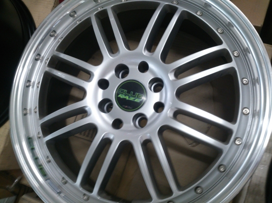 ขายแม็กใหม่ล้างสต๊อก มีทั้งขอบ15, 16, 17  มีทั้ง 4รู100/114 ,5รู100/114 และ6รู139.7 จำนวน 45 ชุด ราคา6500/ชุด  (ไม่มีตำหนิ) มาก่อนเลือกก่อน ราคาคุยกันได้ (มีจำนวนจำกัด)