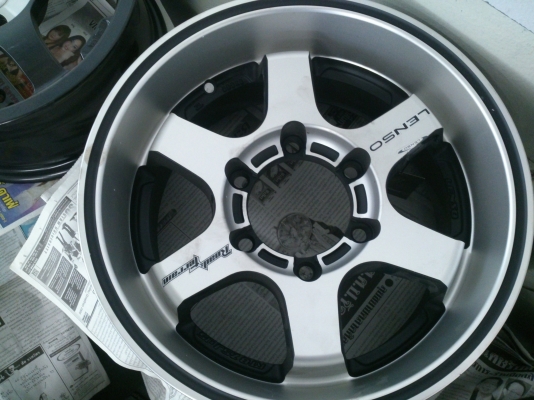 ขายแม็กใหม่ล้างสต๊อก มีทั้งขอบ15, 16, 17  มีทั้ง 4รู100/114 ,5รู100/114 และ6รู139.7 จำนวน 45 ชุด ราคา6500/ชุด  (ไม่มีตำหนิ) มาก่อนเลือกก่อน ราคาคุยกันได้ (มีจำนวนจำกัด)