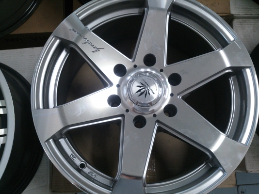 ขายแม็กใหม่ล้างสต๊อก มีทั้งขอบ15, 16, 17  มีทั้ง 4รู100/114 ,5รู100/114 และ6รู139.7 จำนวน 45 ชุด ราคา6500/ชุด  (ไม่มีตำหนิ) มาก่อนเลือกก่อน ราคาคุยกันได้ (มีจำนวนจำกัด)