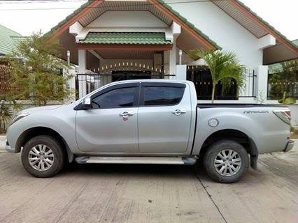 Mazda BT50 Pro สีบรอนซ์เงิน เกียร์ออโต้ การใช้งาน 1 ปี