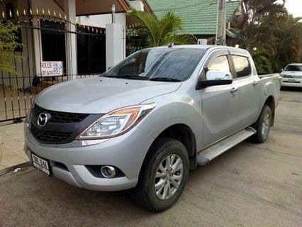 Mazda BT50 Pro สีบรอนซ์เงิน เกียร์ออโต้ การใช้งาน 1 ปี