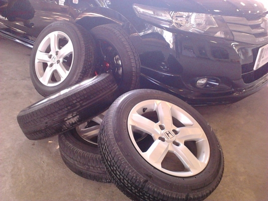 ขายถูก ๆ แม็กซ์ พร้อมยางทั้งชุด ขอบ 15