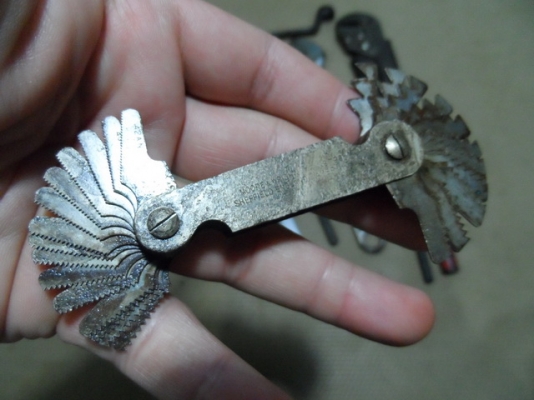 หวีวัดเกลียว อังกฤษ