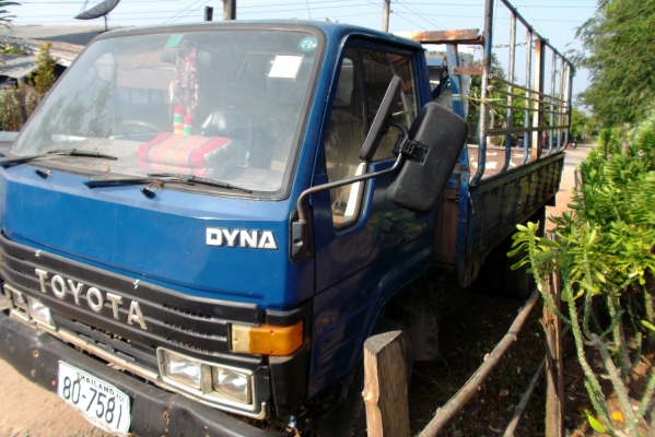 ขายด่วนรถ6ล้อTOYOTADINAเครือง110แรงม้ายาว4.3เมตร