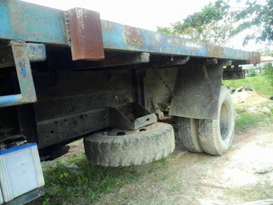 รถอีซูซุ 6 ล้อ พื้นเรียบ  115 แรงม้า. สนใจติดต่อ 081 - 6079515