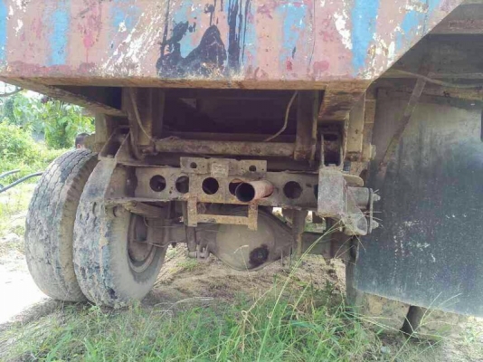 รถอีซูซุ 6 ล้อ พื้นเรียบ  115 แรงม้า. สนใจติดต่อ 081 - 6079515