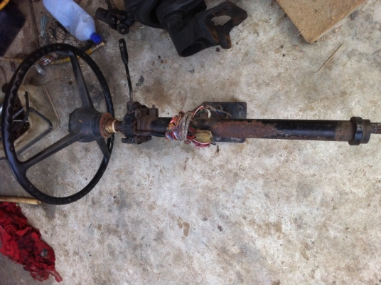 ขายชุดพวงมาลัยและกะปุกพวงมาลัย km310 พึ่งยกลง ใช้งานได้ดี 100\%