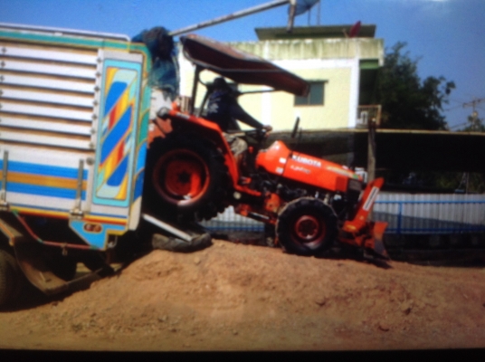 ปัญญาแทรคเตอร์มาแล้ว...จัดมาให้ครับ คูโบต้า L3408ใบมีดตราช้าง โรตาลี่ตราช้างRX162 เล่มทะเบียนพร้อม สภาพเดิมๆ