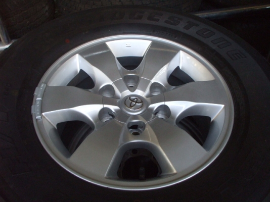 ยางใหม่ แม็คVigo Champป้ายแดง Bridgestone Dueler 265/70R16 ใหม่ เส้นสีตุ่มยางครบ ปี2813, ยางใหม่ 265/65R17