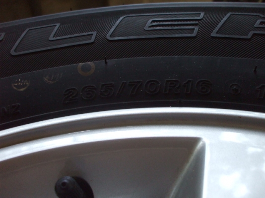ยางใหม่ แม็คVigo Champป้ายแดง Bridgestone Dueler 265/70R16 ใหม่ เส้นสีตุ่มยางครบ ปี2813, ยางใหม่ 265/65R17