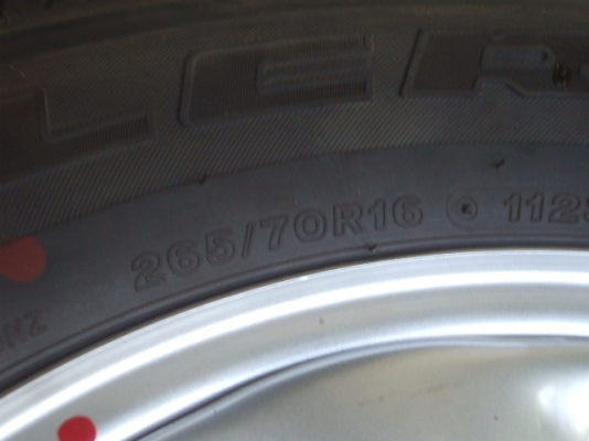 ยางใหม่ แม็คVigo Champป้ายแดง Bridgestone Dueler 265/70R16 ใหม่ เส้นสีตุ่มยางครบ ปี2813, ยางใหม่ 265/65R17