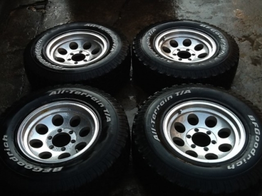 ขายล้อแท้ Mickey Thompson พร้อมยาง BF ขายล้อแท้ Mickey Thompson พร้อมยาง BF