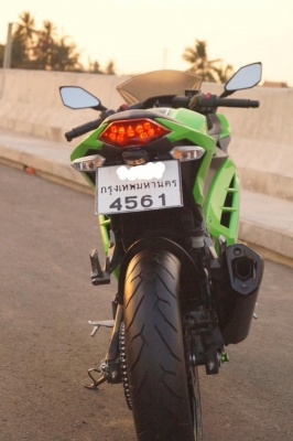 ขายดาวน์ Ninja  250rr  สีเขียวล้วนครับ