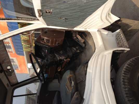 ขายรถโม่ปูน 3.2 คิว ทะเบียน แอร์ ทริฟฟี่  195 HP