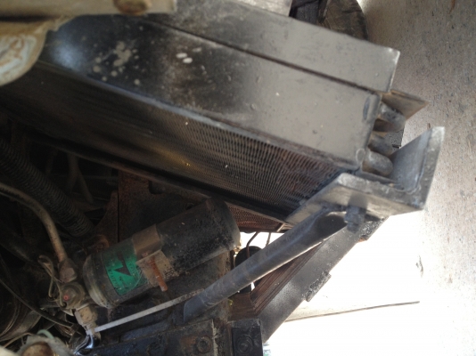 ขายรถโม่ปูน 3.2 คิว ทะเบียน แอร์ ทริฟฟี่  195 HP