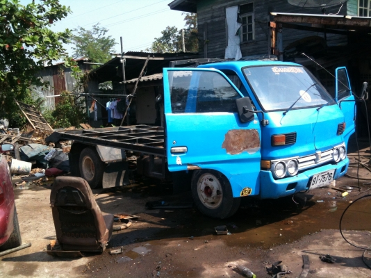 ขายรถหกล้อเทลเลอร์เล็ก ISUZU เครื่อง 85 แรง ท้ายลาดลงเล่มแล้ว ทะเบียน ม.79