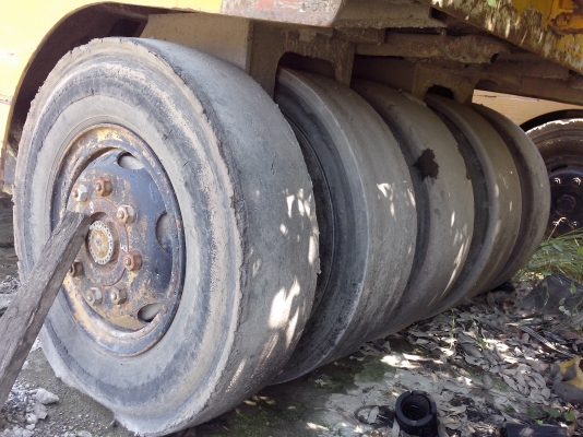 ขายรถบดล้อยาง 9 ล้อ SAKAI TS 7409 ขนาด 13 ตันเครื่อง DA120 เอกสารทะเบียนพร้อม ราคา 205000