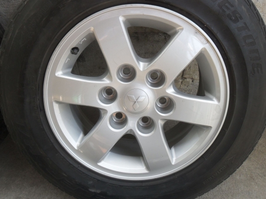 ล้อแม็ก 16นิ้ว 6รู ปาเจโร พร้อมยาง 215/70R16 สวยๆ 4 ล้อ ราคา 6700 บาท ล้อแม็ก 16นิ้ว 6รู ปาเจโร พร้อมยาง 215/70R16 สวยๆ 4 ล้อ ราคา 6700 บาท